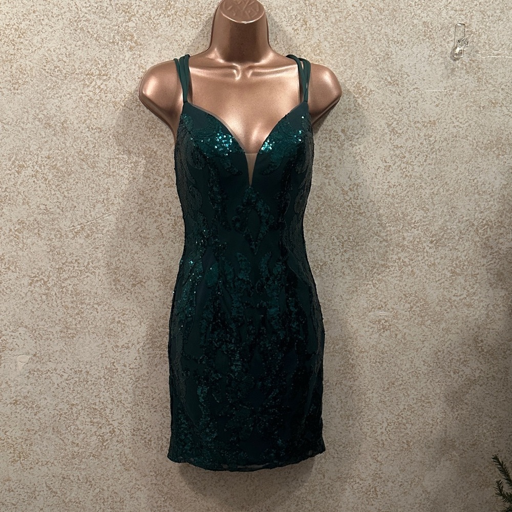 Sleeveless Emerald Green Sequin Backless Bodycon Dress